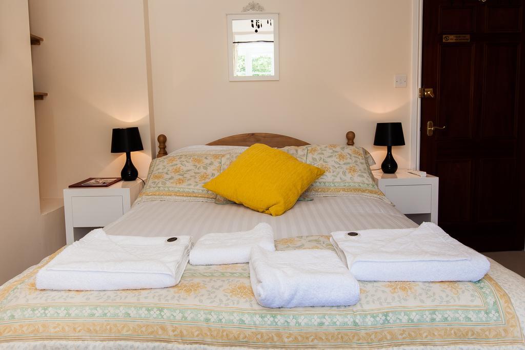 The Three Horseshoes Hotel Alton  Kültér fotó